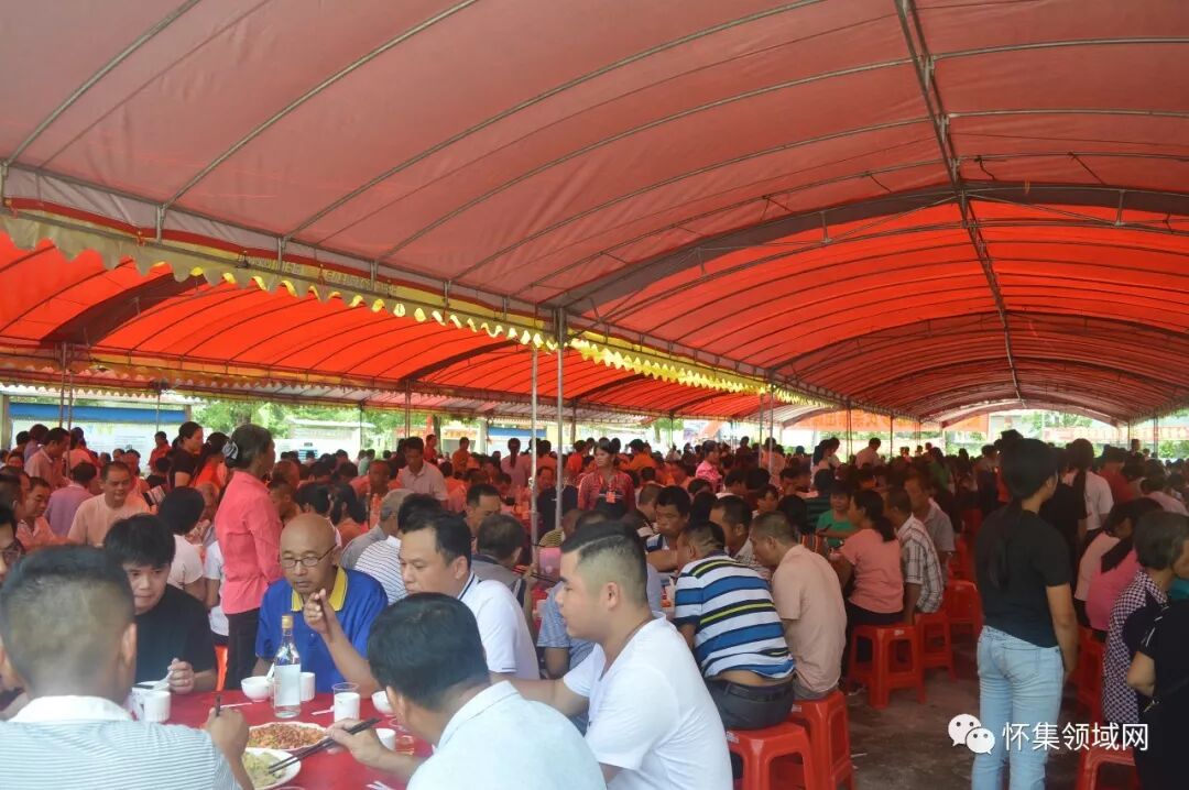 耀强先生向为重建怀集罗氏宗祠捐款三百万元作出重大贡献的宗贤罗文星