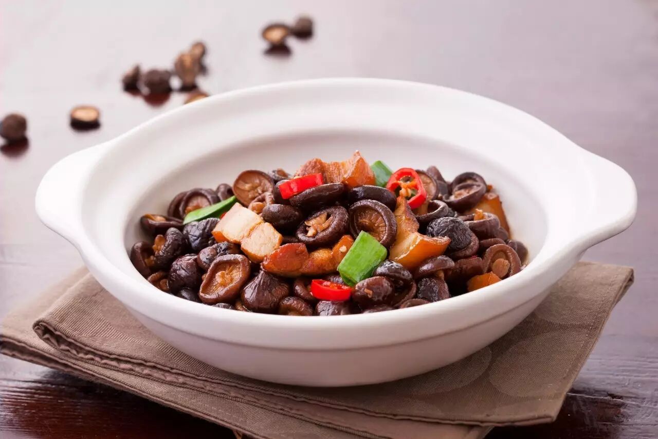 一家能够让你爱上湘菜的餐厅,来湘水滨吃正宗的湖南乡土菜!