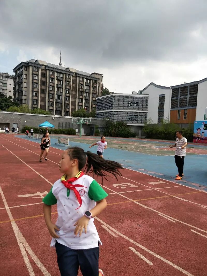 奔跑吧则小少年福州市林则徐小学2018年综合运动会暨第二届体育节