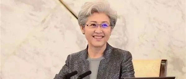 拜登交接之际，一位中国资深外交官在《纽约时报》发了篇意味深长的文章