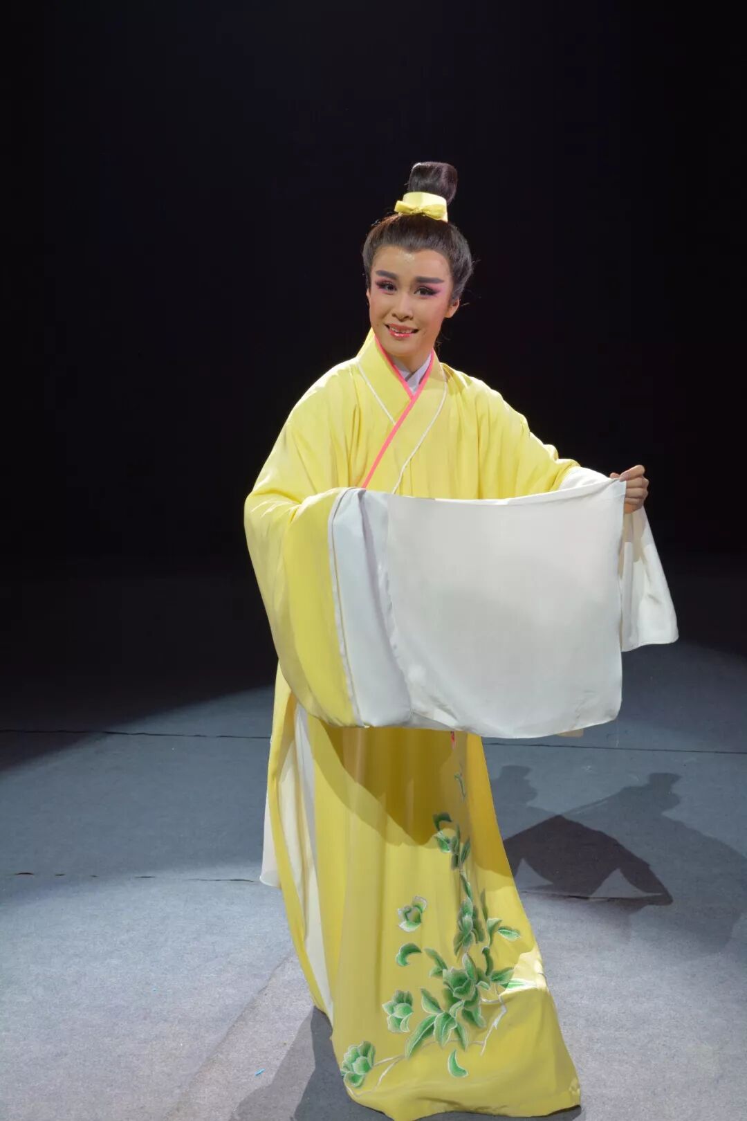 越剧名校学生李晓旭希望越剧能在我之前出名 视频 – 奥古拉斯越剧网