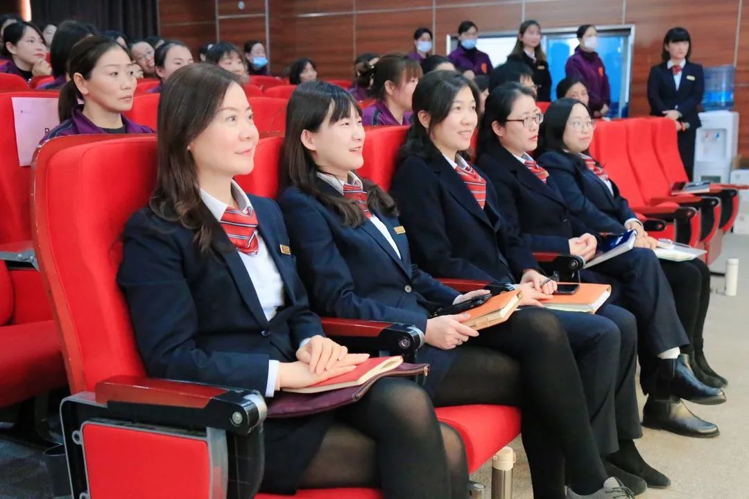 今天,苏外幼儿园把C位留给她们