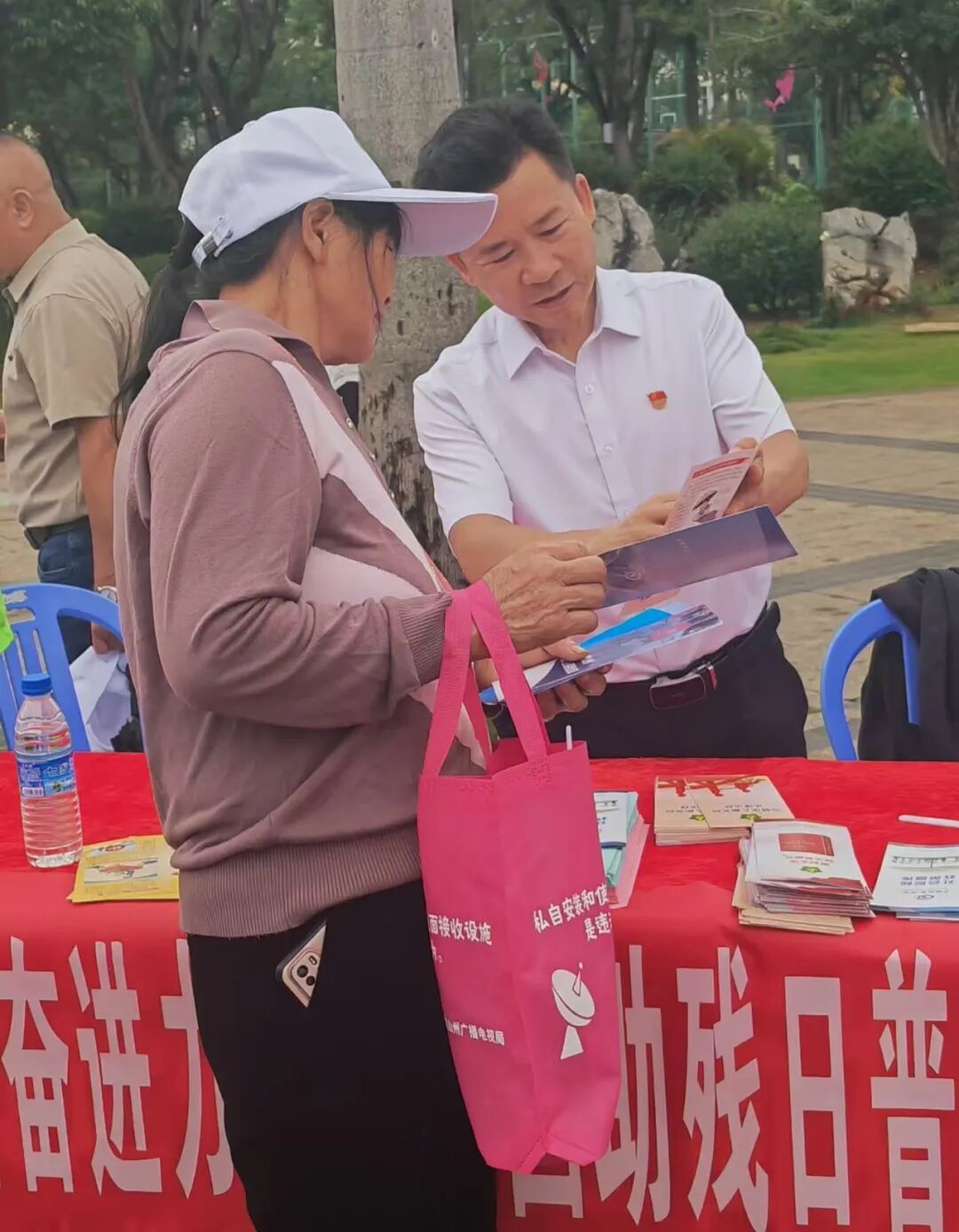 让法律温暖每一个“你” ——天信所全国助残日法治宣传活动(图3)