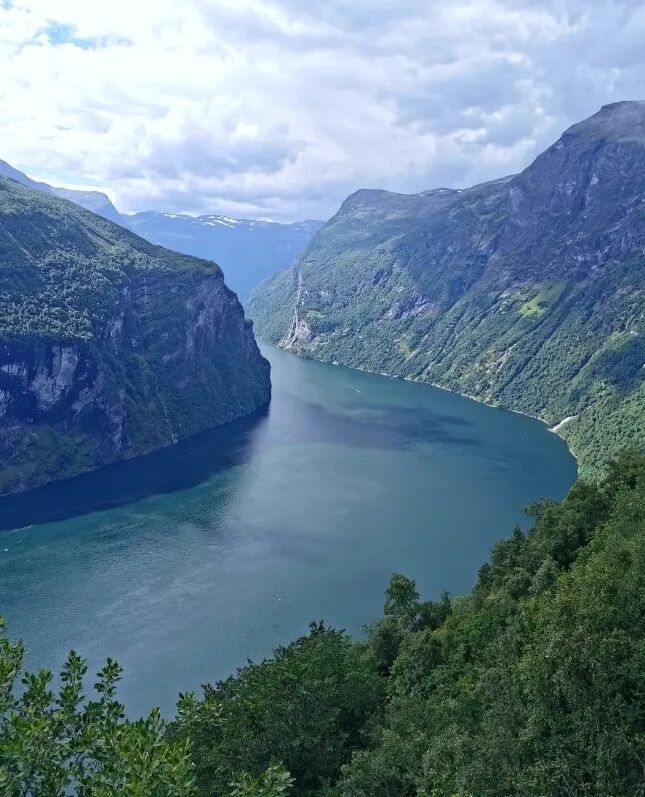 午夜不落的太阳钻石冰与黑沙滩冰岛到底创造了多少奇观