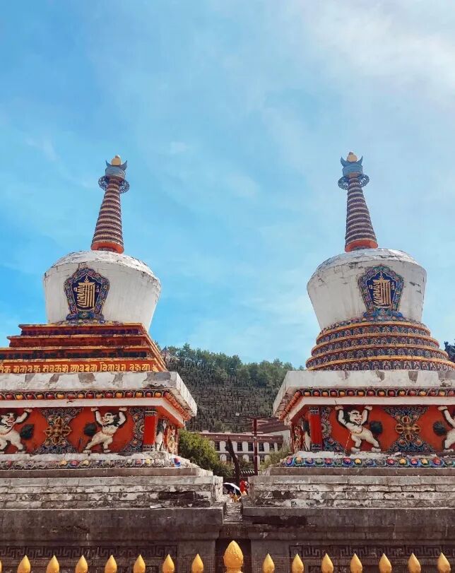 穿藏服打卡青海湖,还能露营看日出和星空