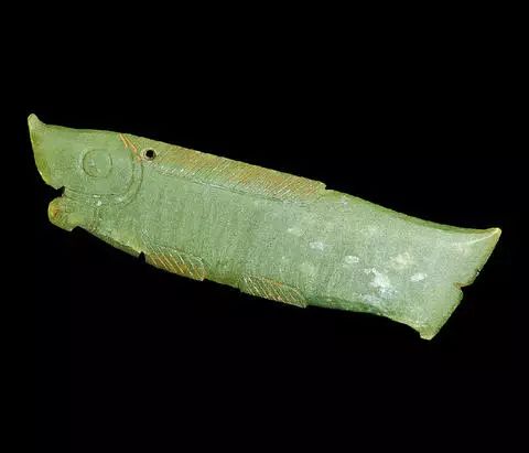新石器时期的鱼形玉器数量不多,长江下游 太湖流域的良渚文化时期和西