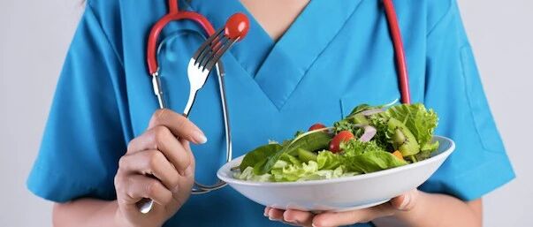 第一次当带教老师，值班的时候该不该请实习生吃饭？