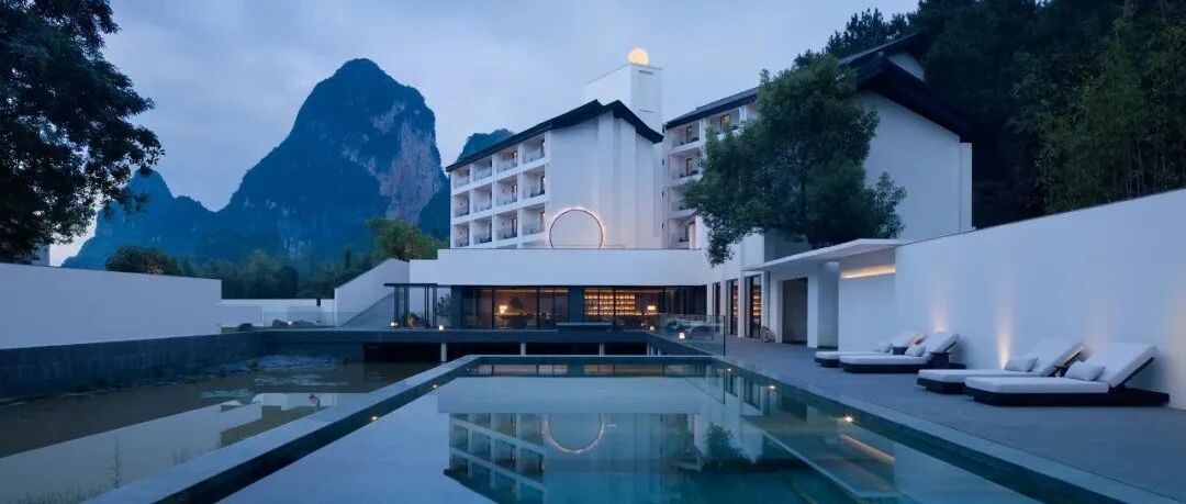 又一国牌隐奢酒店重磅来袭！藏于惊艳世界的山水宝地，躺看秒杀国外的避世风景，酒店控必睡！