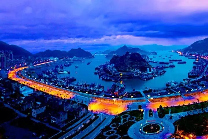 来啊,来宁波手撕了你的皮皮虾!让三江口的浪带你游遍甬城!