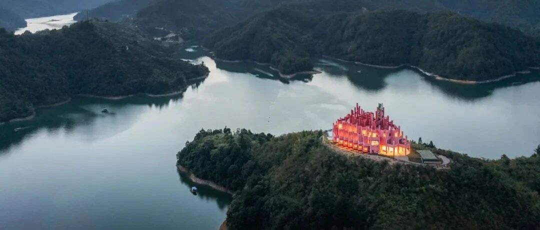 一岛一酒店，乘船入住避世秘境！历时3年打造湖心岛C位城堡，刷新酒店颜值新高度！