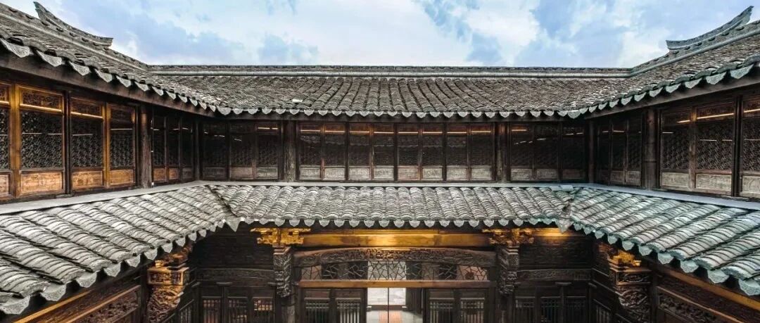 他花光积蓄，耗时4年，在山野造了一座避世“乌托邦”，观星枕溪而眠，过上人人羡慕的生活