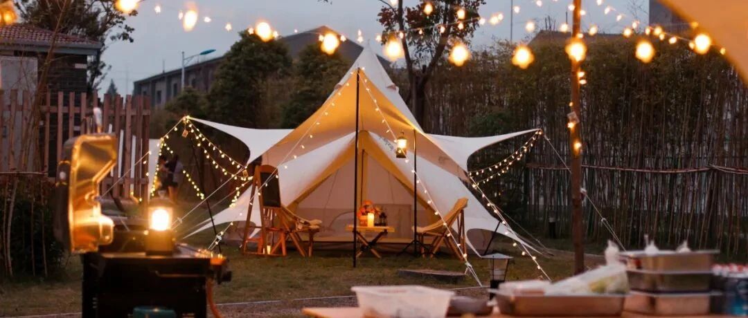 2021年最火度假体验！星空下入眠，定制米其林西餐，不输南非的野奢露营地又出新玩法！