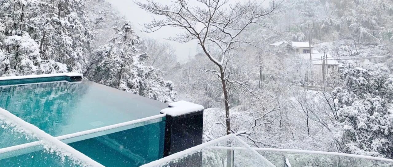 安吉下雪了！山巅无敌视野，露天温泉赏雪泡汤，不出国也能解锁“北海道”的冬季浪漫！