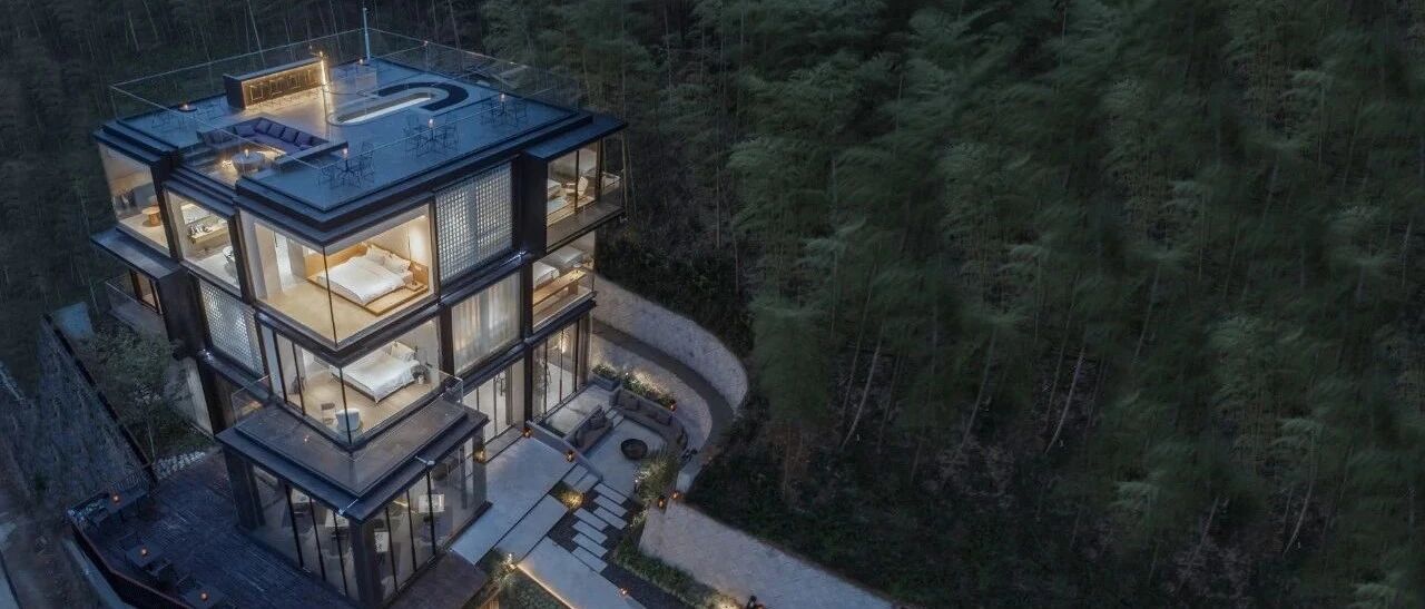 莫干山丛林漂浮玻璃魔方惊艳首发！360°山景露台烛光晚餐，度假风竹海无边泳池美炸！