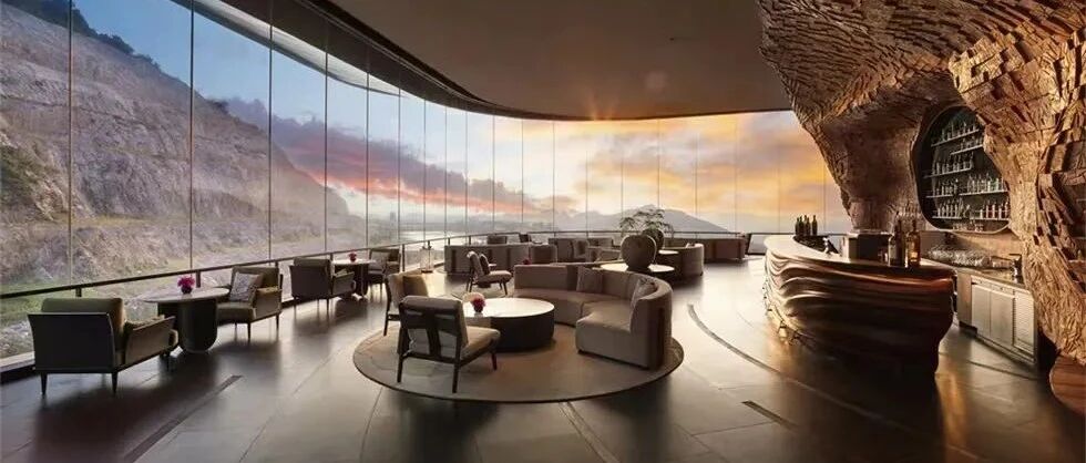 悦榕庄最新分号惊艳亮相！一房一私汤，矿谷岩壁间泡真温泉，度假酒店颜值天花板！