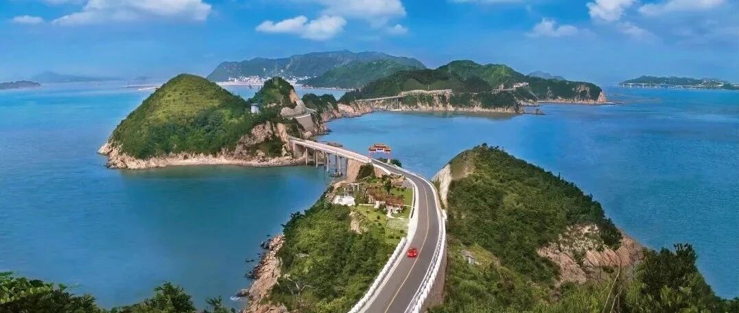 比圣托里尼更值得！国内罕见悬崖电梯、七彩童话村拍大片，这个高铁2h直达的海滨小城错峰游正好！