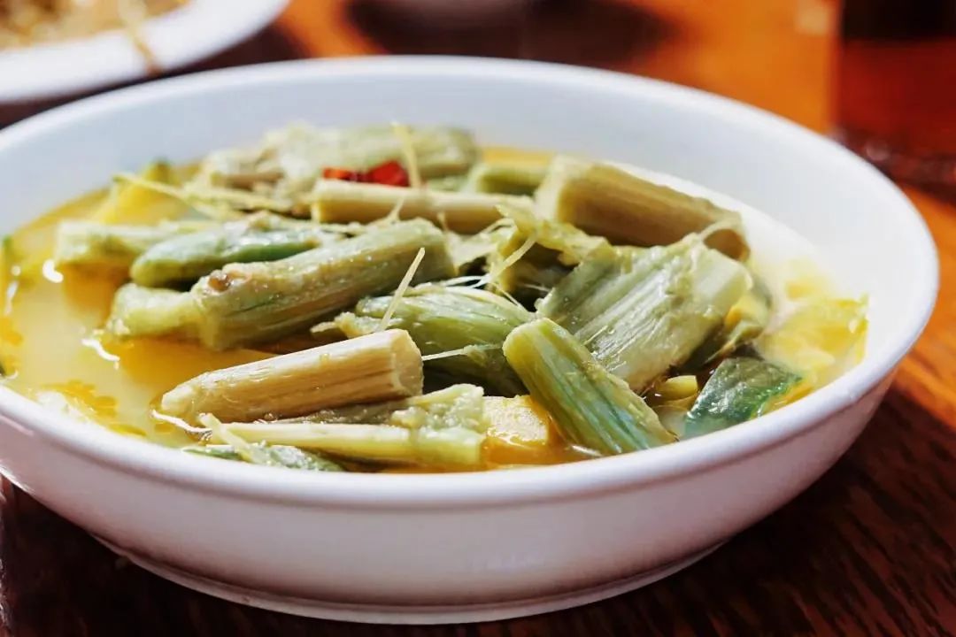 这条宝藏高铁终于开通了!美食天堂小吃遍地,海鲜王国一路吃爽,为了吃也要去!