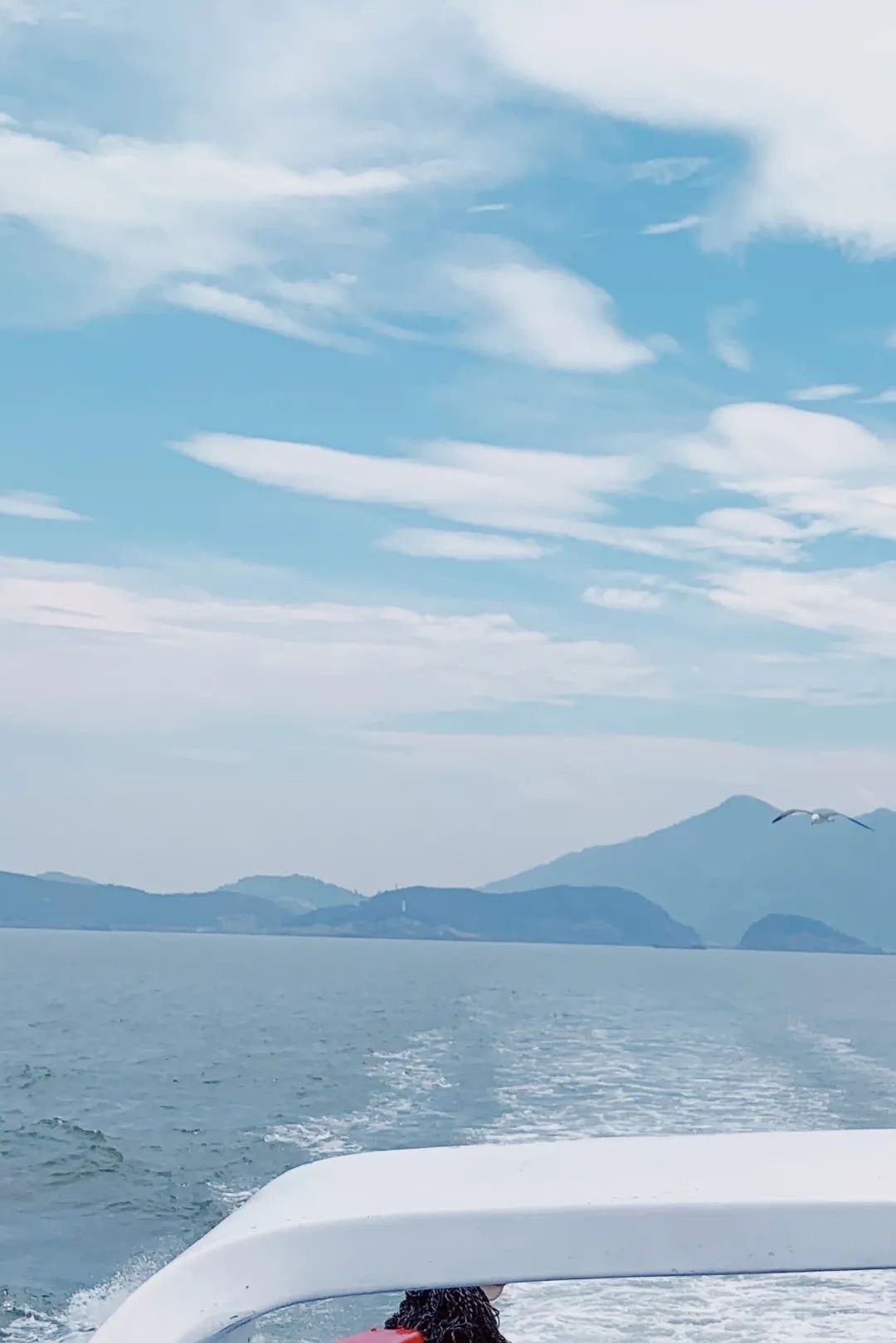 國內有座秘境海島，一到夏天美成呼倫貝爾！萬畝海上大草原，美哭了卻鮮有人知 旅遊 第6張