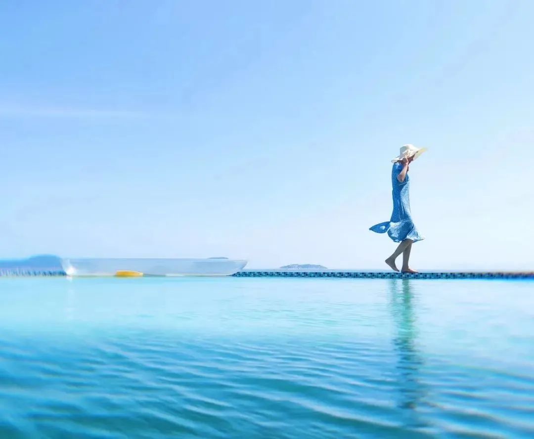 國內有座秘境海島，一到夏天美成呼倫貝爾！萬畝海上大草原，美哭了卻鮮有人知 旅遊 第3張