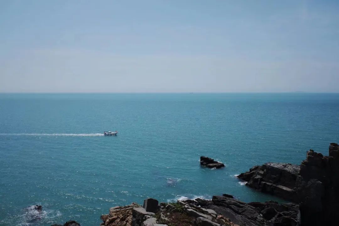 別往三亞紮堆了！這個高鐵直達的神仙海島，媲美夏威夷，不輸馬爾蒂夫，人少景美，夢幻熒光海好驚艷！ 旅遊 第15張