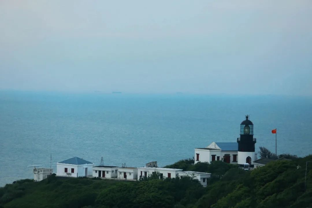 別往三亞紮堆了！這個高鐵直達的神仙海島，媲美夏威夷，不輸馬爾蒂夫，人少景美，夢幻熒光海好驚艷！ 旅遊 第35張