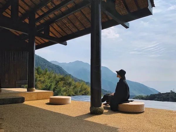 高鐵1.5h睡進浙南「小京都」，800米山巔泳池躺看雲海，日式智能家居房摘星而眠 旅遊 第12張