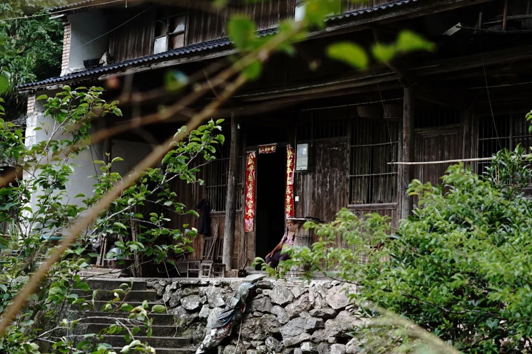 這片「江南香格里拉」的秘境裡，藏著一個媲美菲律賓的水世界！原始密林裡溯溪潛水，解鎖東南亞式野趣 旅遊 第100張