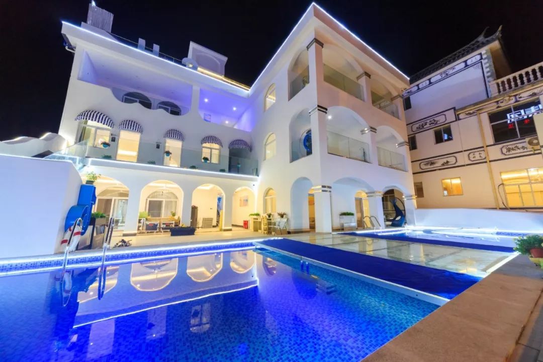 坐擁超美海景的地中海風藍白房子，帶你秒穿至希臘拍小清新美照，泳池露台開趴 旅行 第3張