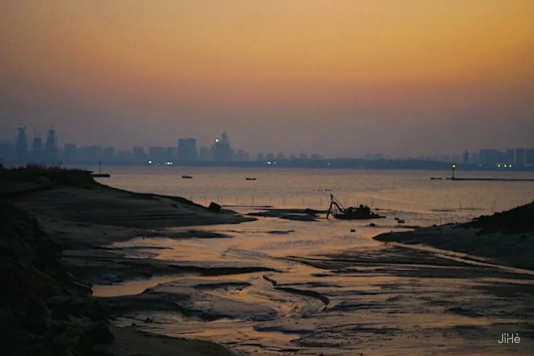 去海邊吧！25°暖風趕海逐浪，我在南方海上的小白屋實現海鮮自由啦！ 旅遊 第8張