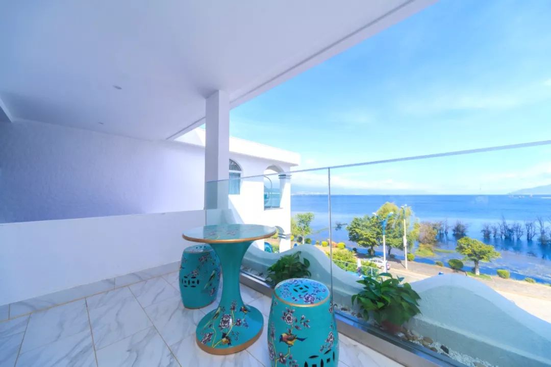 坐擁超美海景的地中海風藍白房子，帶你秒穿至希臘拍小清新美照，泳池露台開趴 旅行 第29張