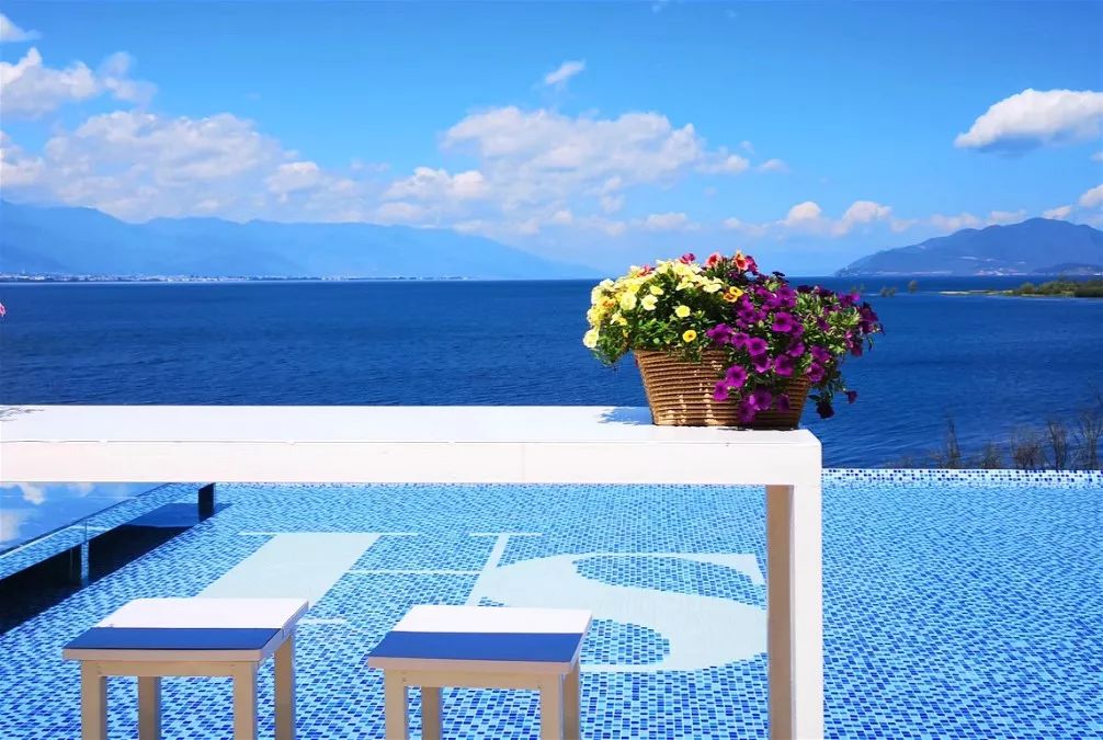 坐擁超美海景的地中海風藍白房子，帶你秒穿至希臘拍小清新美照，泳池露台開趴 旅行 第10張