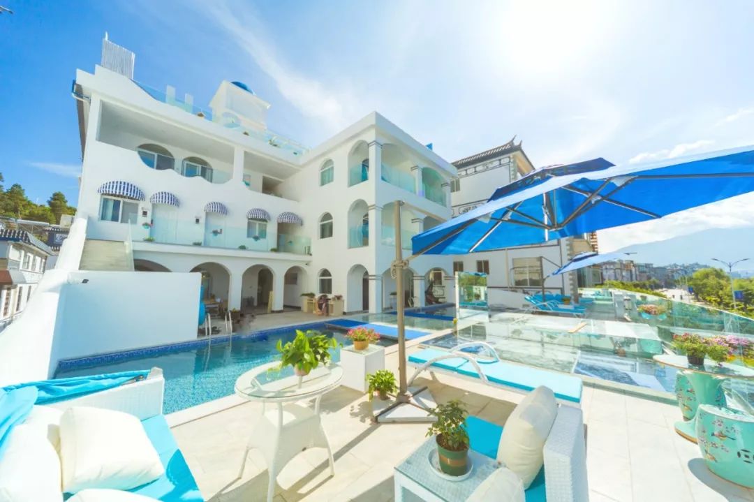 坐擁超美海景的地中海風藍白房子，帶你秒穿至希臘拍小清新美照，泳池露台開趴 旅行 第5張