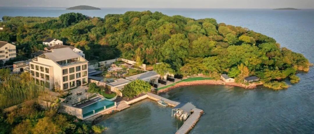 过云山居新店首发！白房子伫立环岛线C位，5A景区内搬来苏州园林，睡入太湖“小蓬莱”！