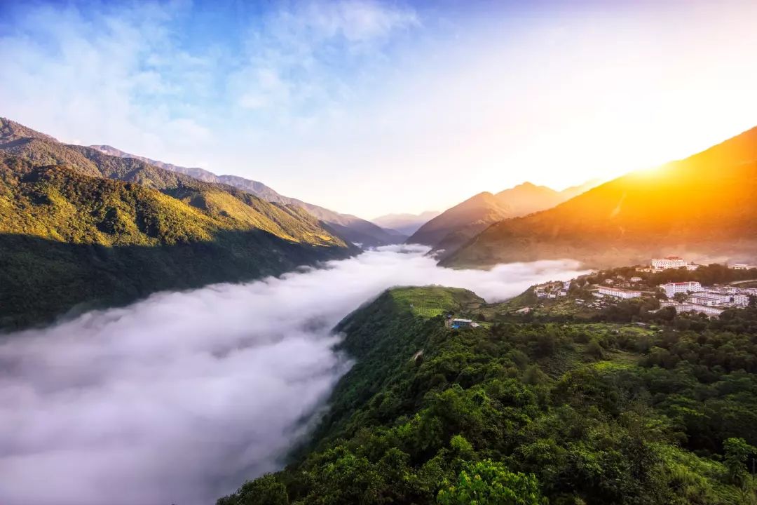 國內最驚最險的5條徒步路線，走過一個就此生無憾了！ 旅遊 第3張