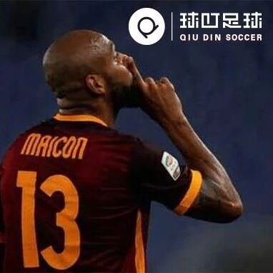 “退役？我偏不！”当年的世界第一右后卫，如今拉上儿子一起转会