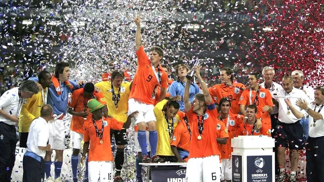荷兰足球队最新名单_cba广厦队球员最新名单_荷兰最新一期国家队大名单