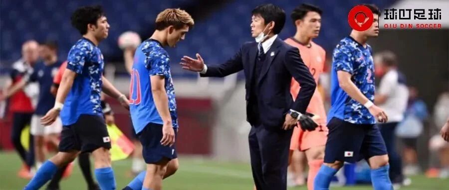 一手好牌被打烂！日本球迷都暴怒了，下轮就迎来生死战...