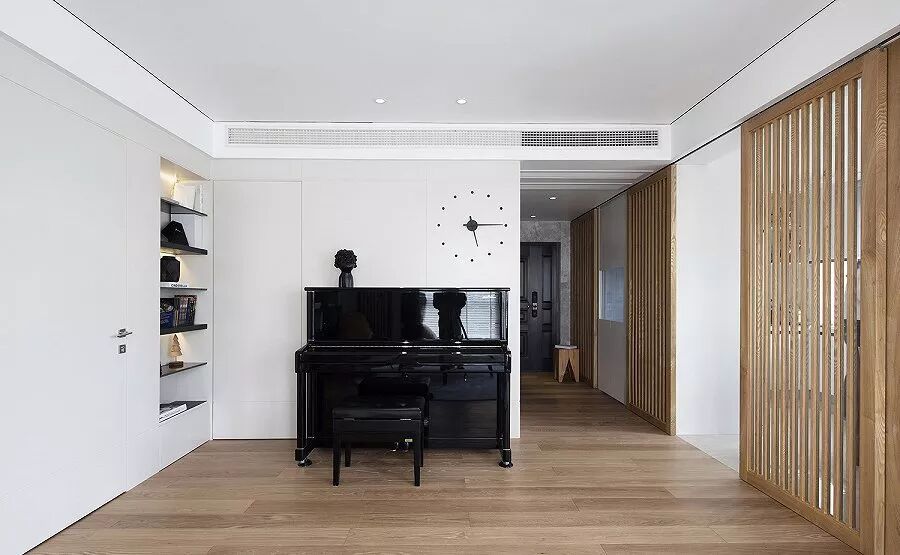 110平现代简约风，客厅通透明亮，餐厅装修很漂亮！