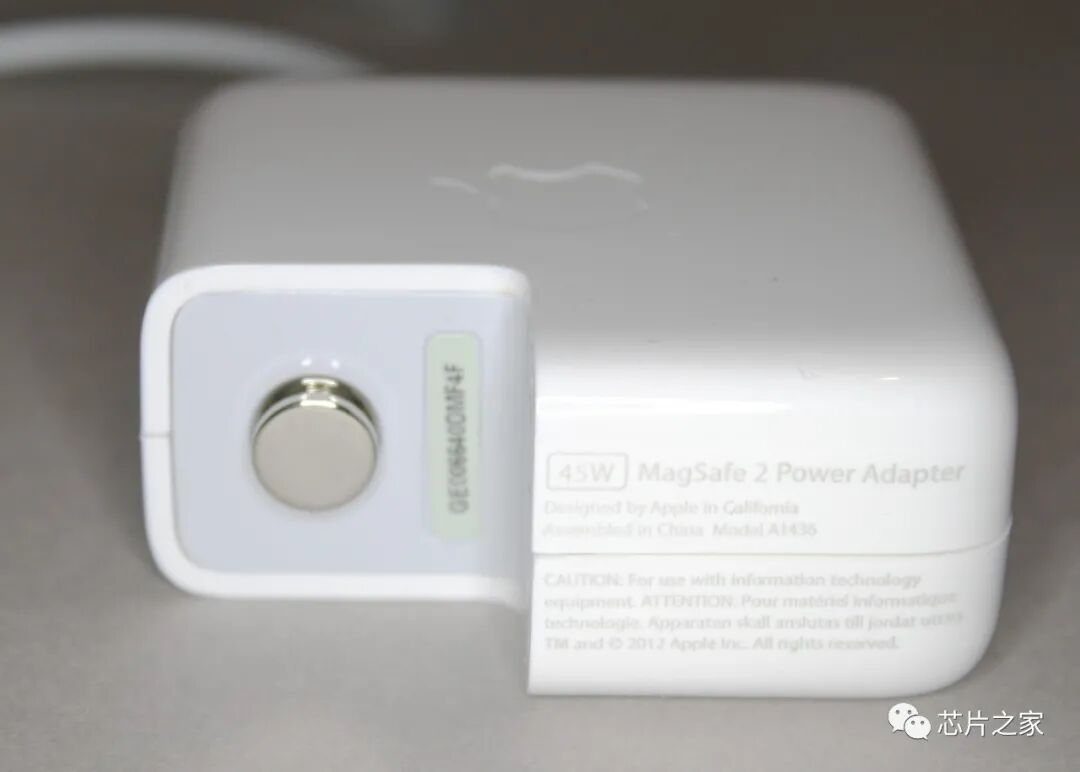 假冒Macbook充電器拆解：內部糟糕透了的圖3