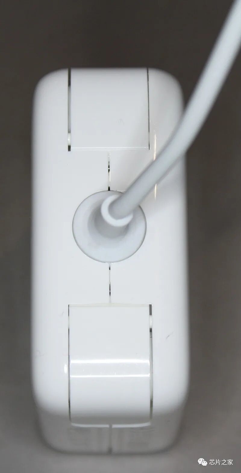 假冒Macbook充電器拆解：內部糟糕透了的圖5