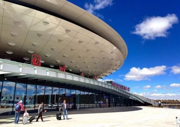 南方航空公司广州-成都-稻城航线首航成功