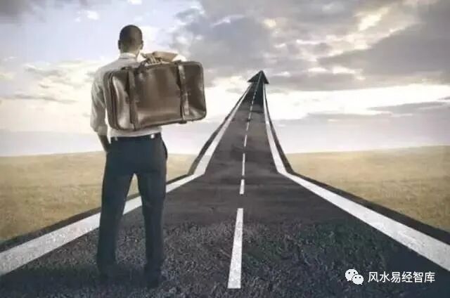 靠着白手起家的八字特征和什么八字的人挣钱能力强？比较容易