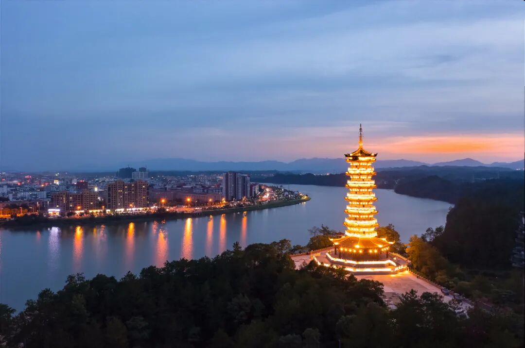 百城百夜邂逅初秋之美来于都吧