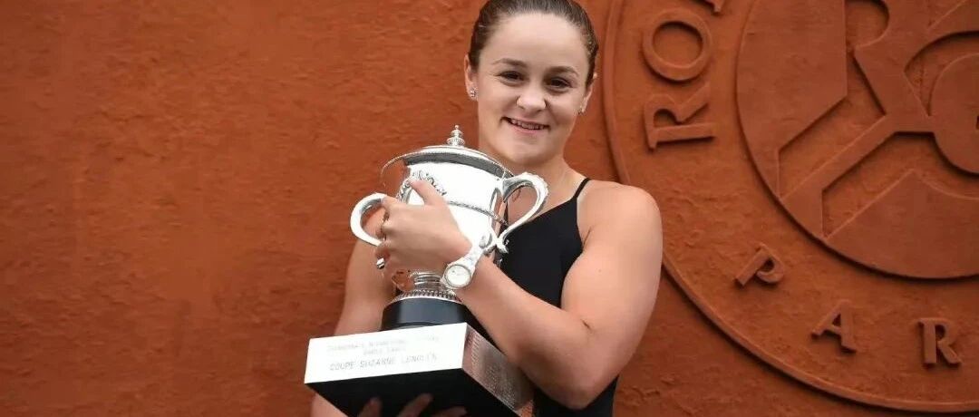 很突然，世界第一巴蒂宣布退役！