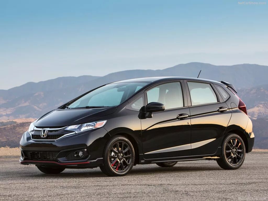 车后面叫什么名字_车后是什么意思_轴距是指什么