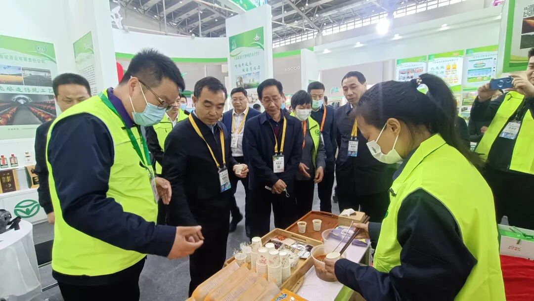 绿色食品+非遗+老字号+中国绿色食品发展中心背书：盛田农业五彩蔬菜鲜粉条等系列产品惊艳