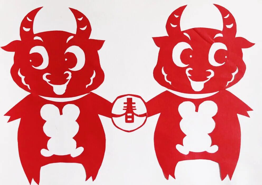 阜阳剪纸艺术家巧剪百牛迎新春五