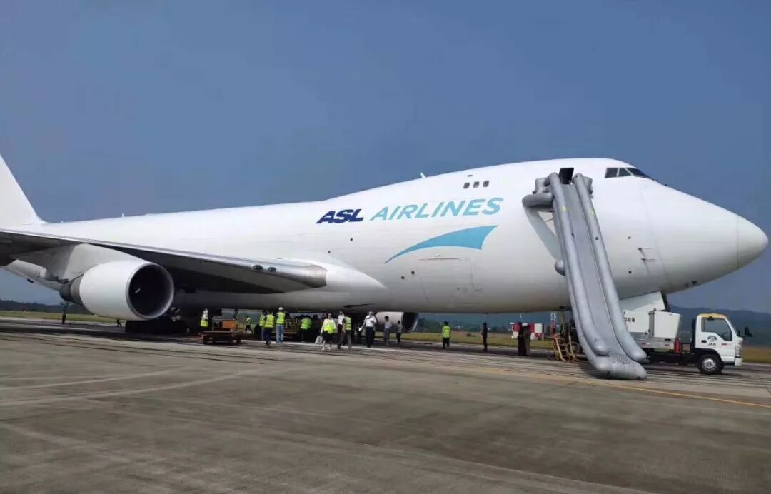 列日机场_列日国际机场