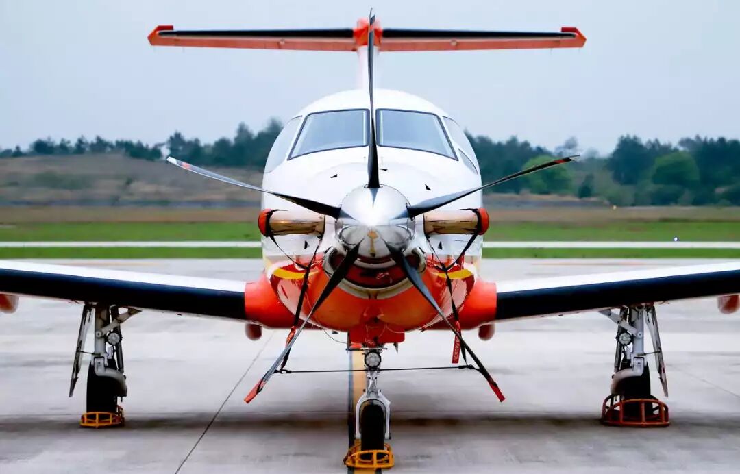 列日机场_列日国际机场