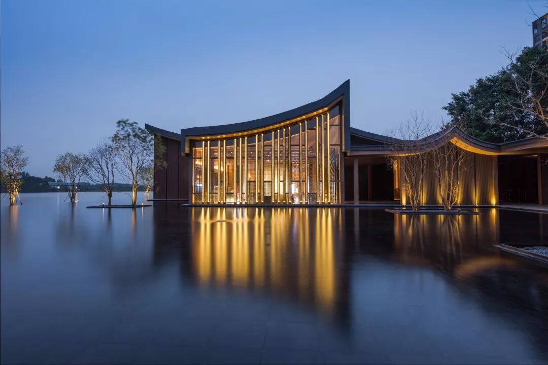 华南网红小镇,绿地樾湖登上汽车媒体头条?--肇房网